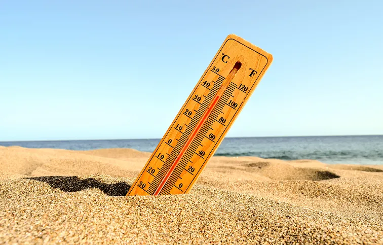 Изнуряющая жара в Омане: термометр приближается к 50°C.