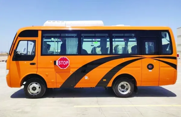 Современный школьный автобус Karwa Motors в Омане.