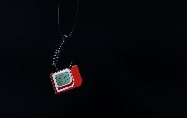 Предупреждение об опасности мошенничества с SIM-картами в Омане