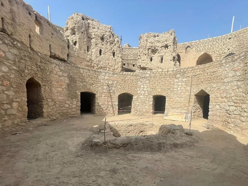 Историческая башня Аль-Касфа в процессе реставрации.