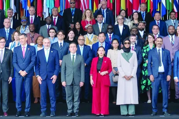 Делегация Омана на конференции Mondiacult 2025 в Барселоне.